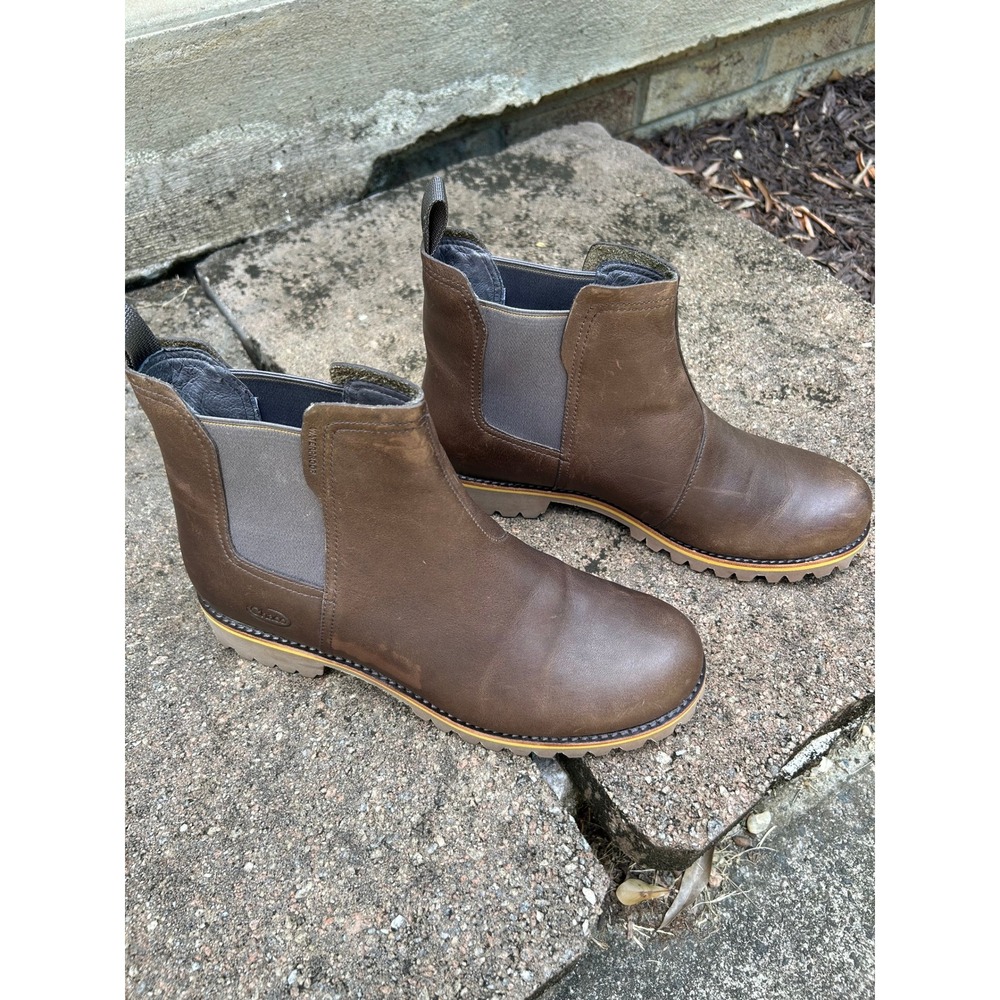 Chaco Fields Waterproof Chelsea Boots Brown Leather Lug Sole Granola Utility